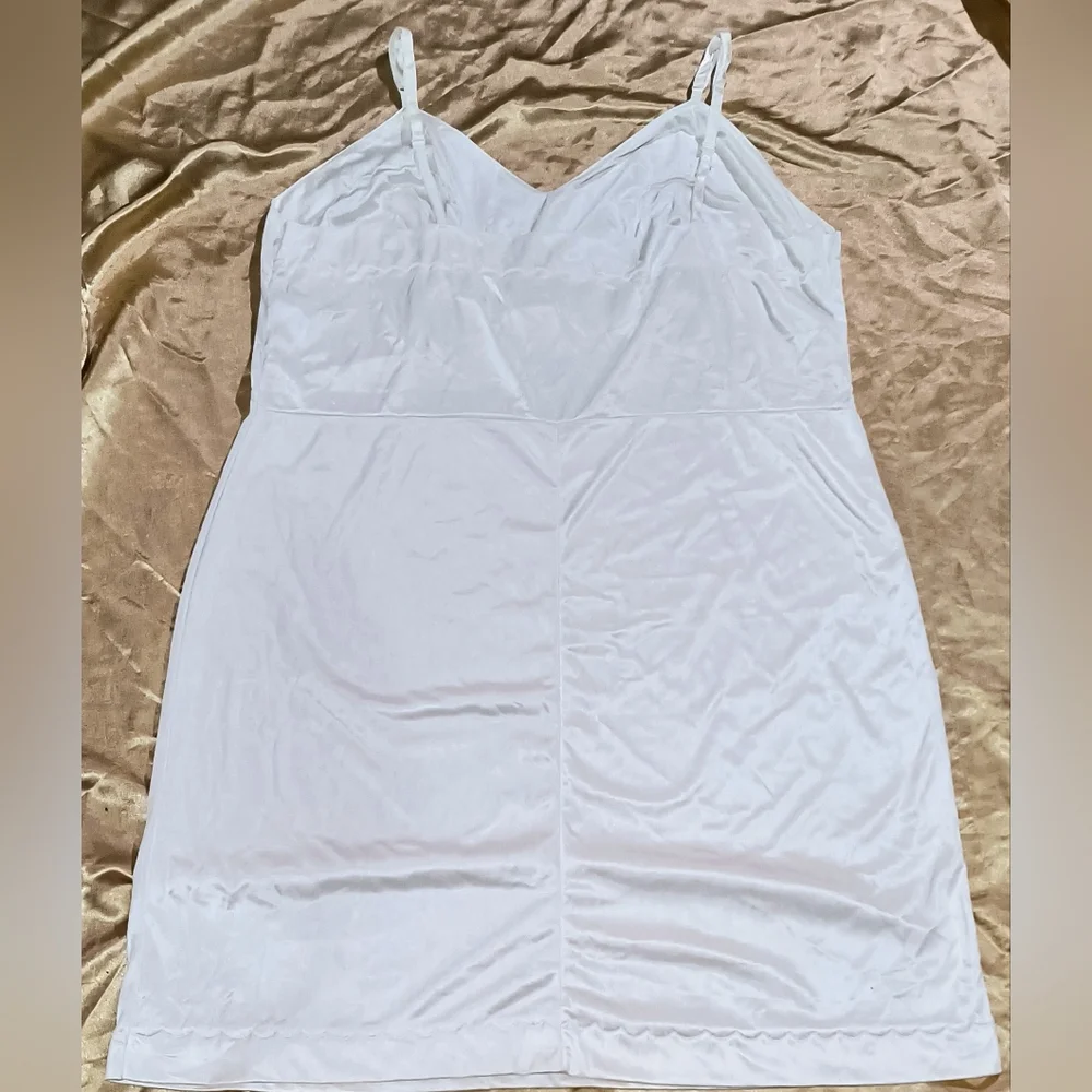 Vintage Figure Fit by Indera slip dress size 48. Made by INDERO. - Picture 2 of 5